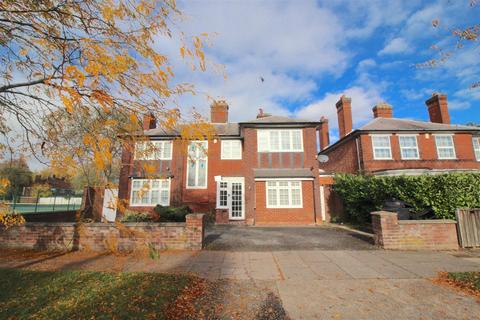 4 bed property, in Manor House Lane, £635,000