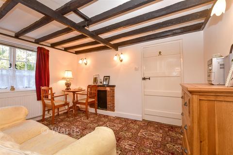 2 bed property, in Wilsley Pound, £369,500