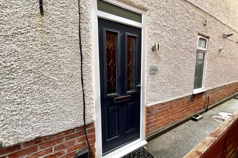 1 bed property, in Christchurch Road, £185,000