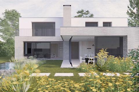 4 bed property, in Danesbury Park Road, £1,000,000