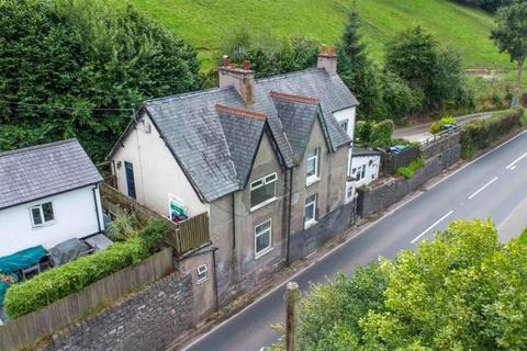 2 bed property, in Corwen LL21, £120,000