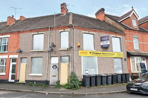 5 bed property, in Regent Street, £275,000