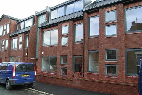 8 bed property, in Heald Street, £400,000