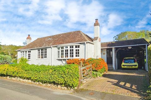 2 bed property, in St. Marys Road, £425,000