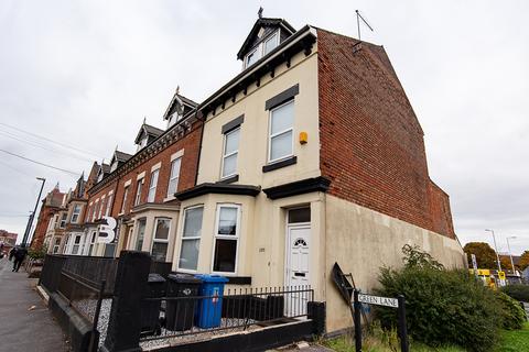 6 bed property, in Green Lane, £294,000