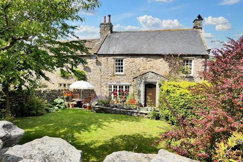 3 bed property, in Town End Farm, £375,000