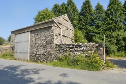 3 bed property, in Howgate Barn & Land, £200,000