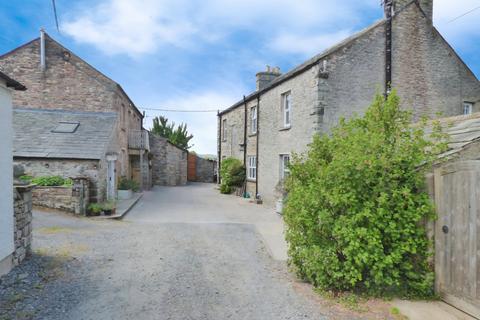 6 bed property, in Winton House & Dairy Cottage, £700,000