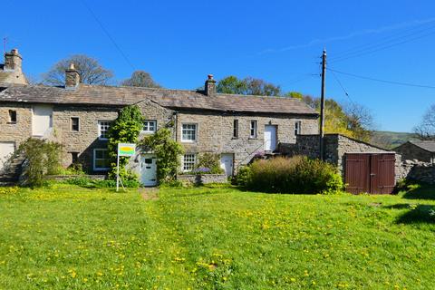 4 bed property, in East End House, £425,000