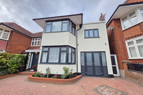 7 bed property, in The Avenue, £2,999,000
