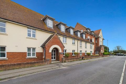 2 bed property, in Park Lodge, £275,000