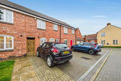 3 bed property, in Poppy Road, £196,000