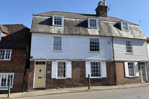 5 bed property, in High Street, £600,000