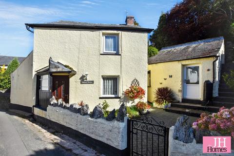 2 bed property, in Sandside, £225,000