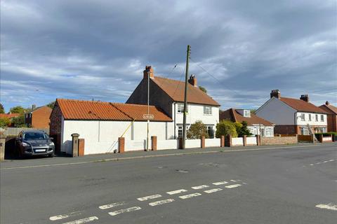 3 bed property, in Stonegate, £525,000