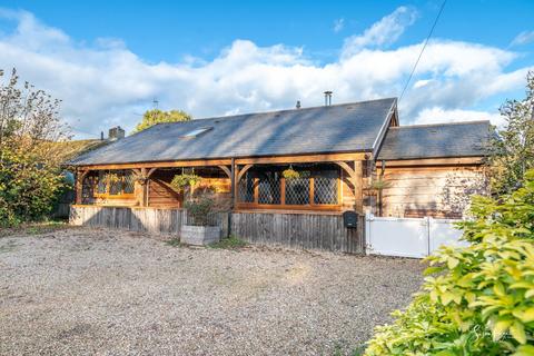 2 bed property, in *CHAIN FREE* Newchurch, £400,000