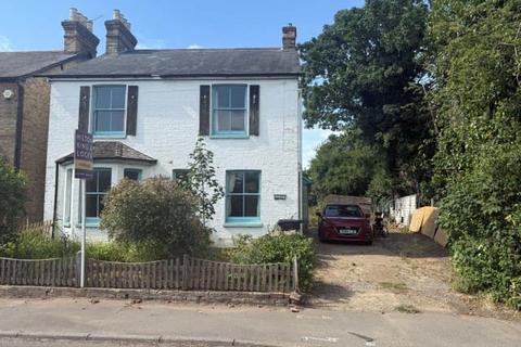 4 bed property, in Park Road, £650,000
