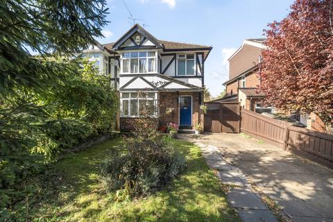 3 bed property, in Canesworde Road, £425,000