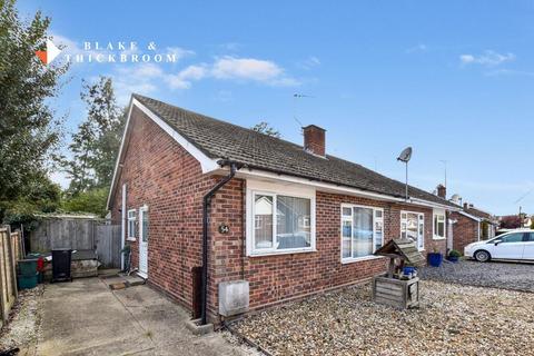 2 bed property, in Ramplings Avenue, £205,000