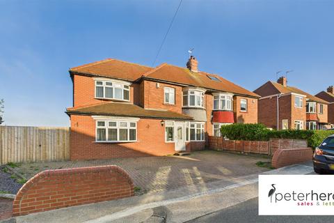 5 bed property, in Dunmore Avenue, £399,950