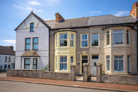 4 bed property, in Rectory Road, £235,000