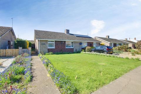 2 bed property, in Rutland Way, £165,000