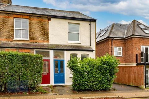 3 bed property, in Bells Hill, £650,000