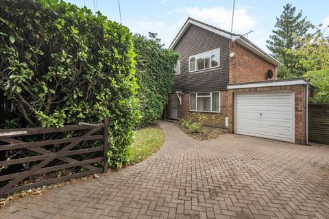 4 bed property, in Devonia, £695,000