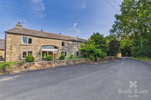 5 bed property, in Bowers Lane, £700,000