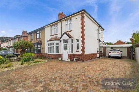 3 bed property, in Mayfair Gardens, £450,000