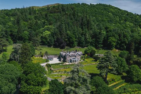 3 bed property, in 3 Wansfell Holme, £1,250,000