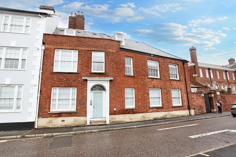 6 bed property, in Magdalen Street, £530,000