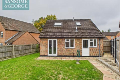 2 bed property, in Bracken Bank, £300,000