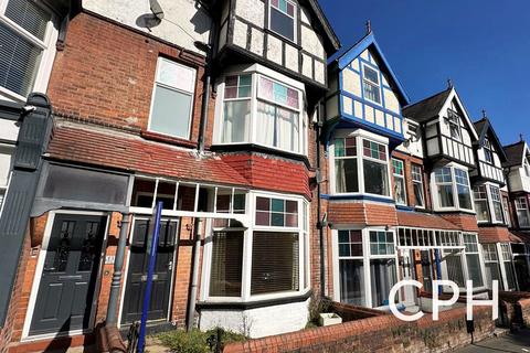 4 bed property, in Dean Road, £220,000