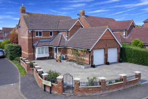 5 bed property, in Richardson Crescent, £895,000