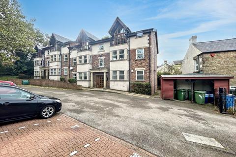 2 bed property, in Nunn Gardens, £125,000