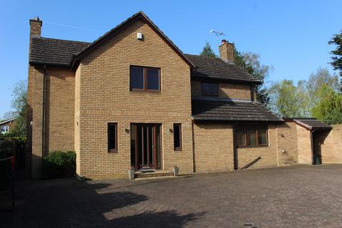 4 bed property, in High Street, £800,000