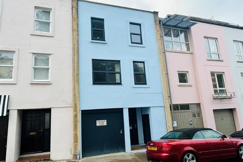 3 bed property, in Princess Victoria Street, £850,000