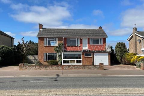3 bed property, in North Drive, £525,000