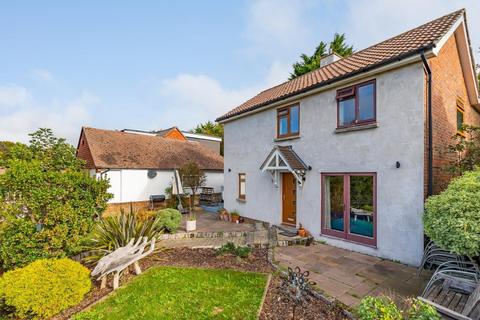 4 bed property, in Carden Hill, £550,000
