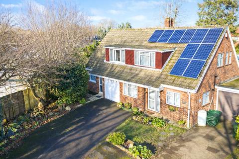 4 bed property, in Bran Close, £425,000