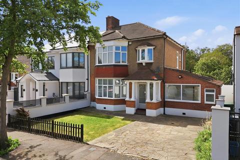 3 bed property, in High View Road, £1,150,000