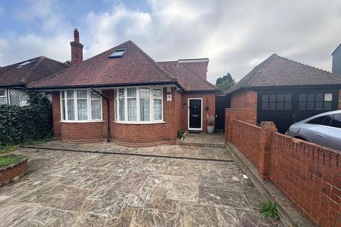 5 bed property, in Waller Avenue, £800,000