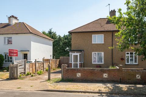 3 bed property, in Acacia Avenue, £400,000