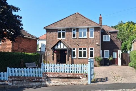 4 bed property, in Saxholm Way, £700,000