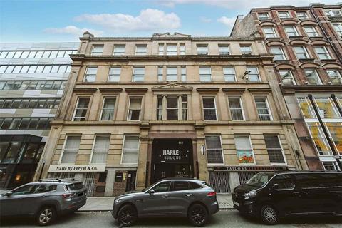 1 bed property, in Old Hall Street, £100,000