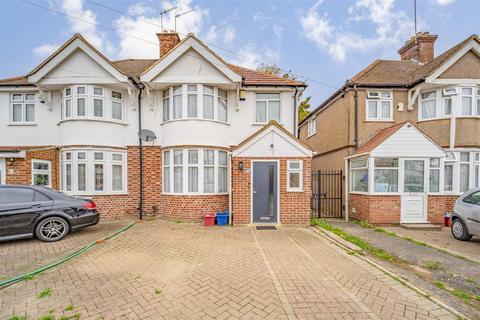 3 bed property, in The Vale, £575,000