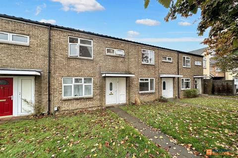 3 bed property, in Cowper Road, £180,000