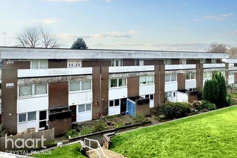 1 bed property, in Menlo Gardens, £150,000
