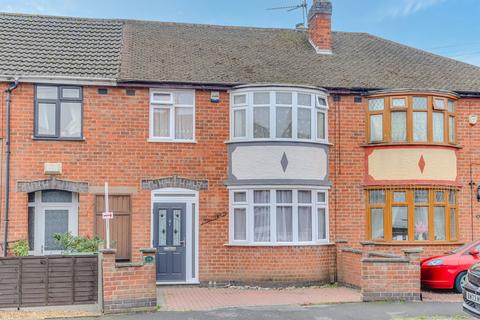 3 bed property, in Balmoral Drive, £230,000